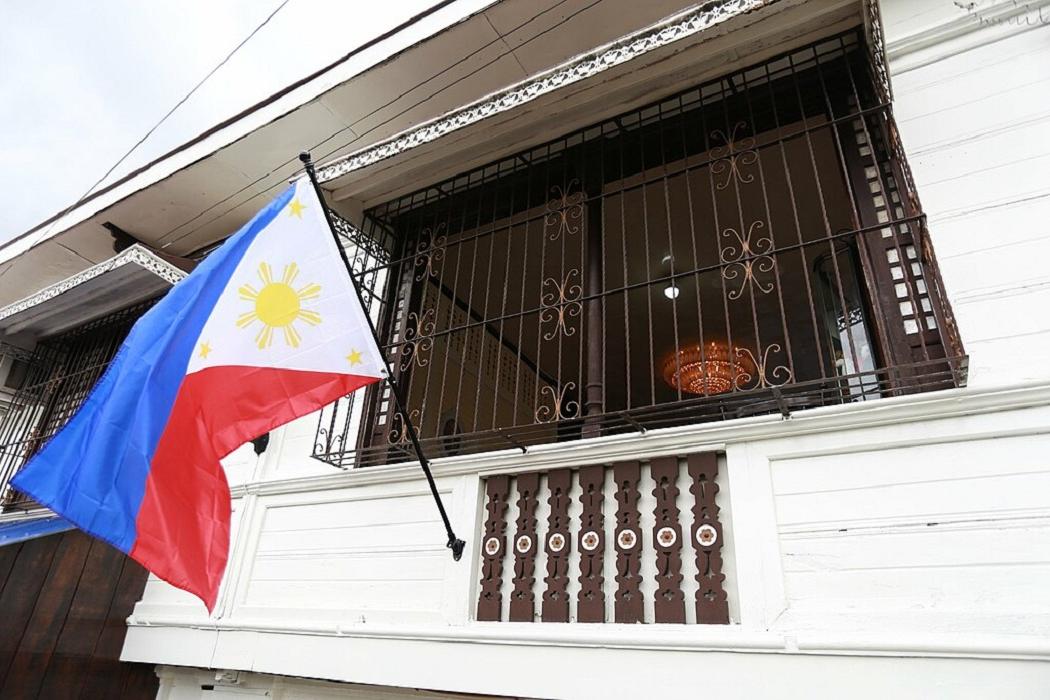 Delegation from the Philippines meet with BC faculty and administrators